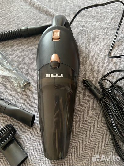 Автомобильный пылесос