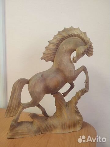 Статуэтка из дерева, конь деревянный