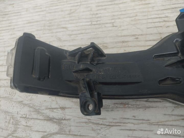 Поворотник в зеркало левое Forester impreza XV