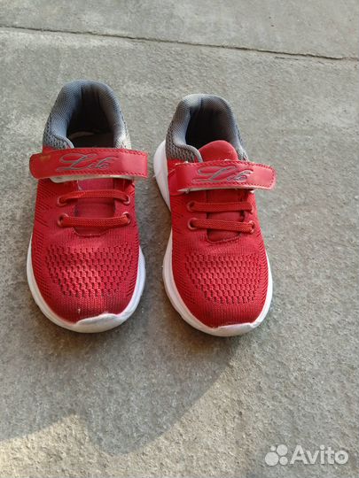 Кроссовки для девочки