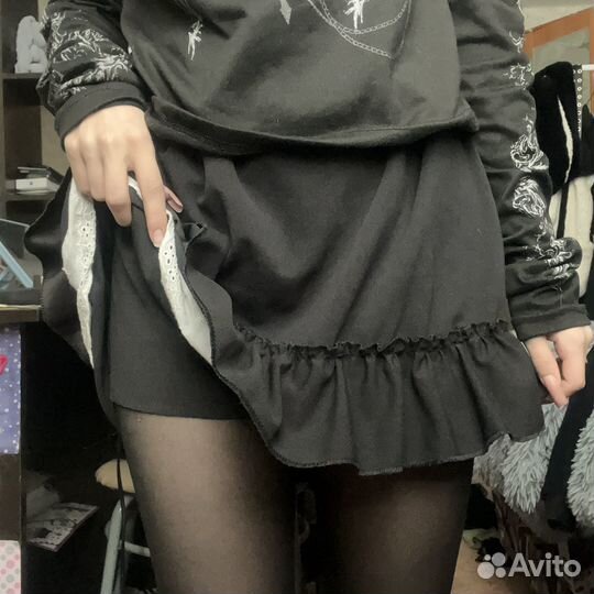 Мини-юбка с кружевом