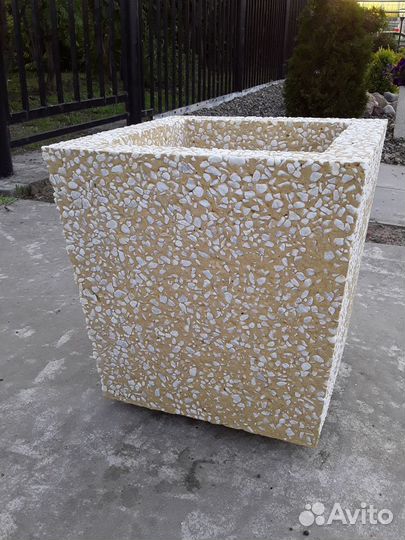 Вазон уличный для цветов