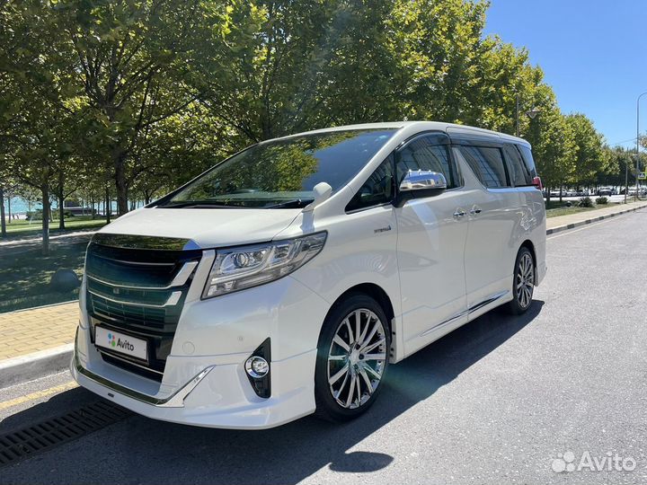 Toyota Alphard, 2015