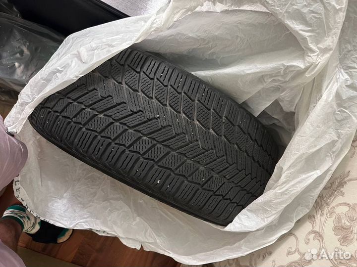 Michelin X-Ice Snow SUV 255/50 R20