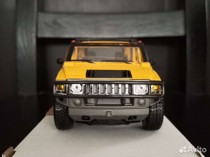 Моделька Hummer H2 Maisto