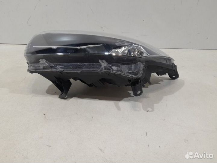 Фара левая LADA X-Ray 2015