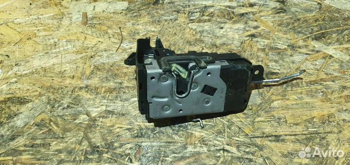 Замок двери передней правой Opel Astra H caravan