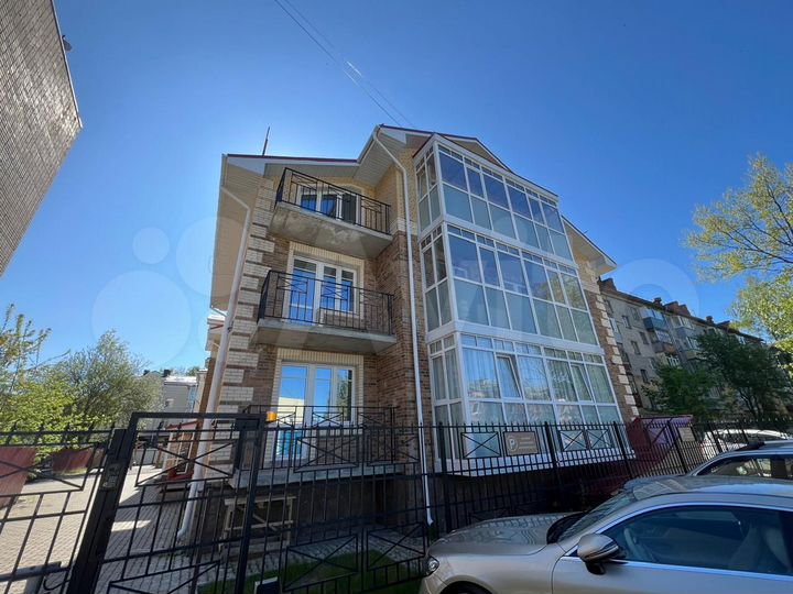 3-к. квартира, 127 м², 3/3 эт.