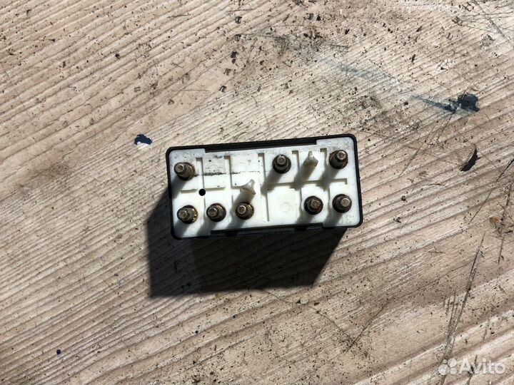 Реле дополнительного вентилятора mercedes w124