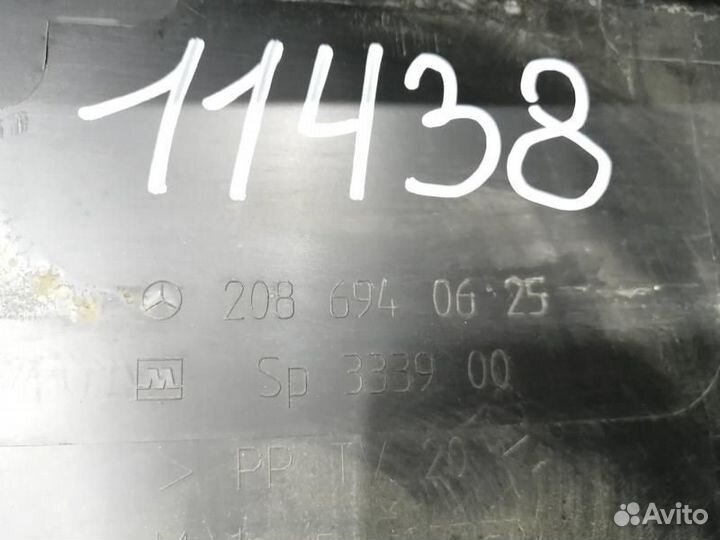 Обшивка задней панели багажника Mercedes W208 CLK