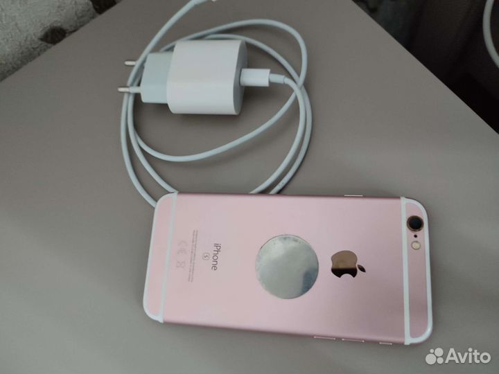 Телефон iPhone 6s