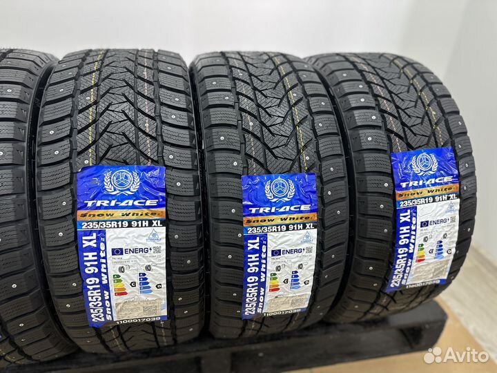 Tri Ace Snow White II 235/35 R19 91H