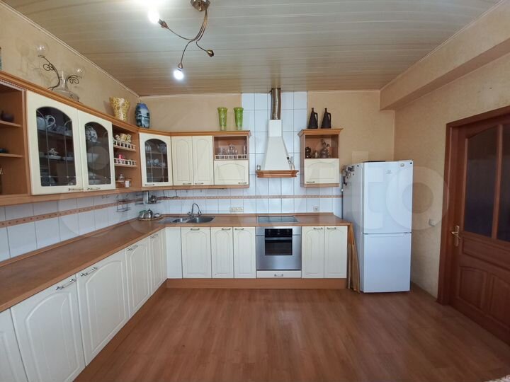 4-к. квартира, 130 м², 3/5 эт.