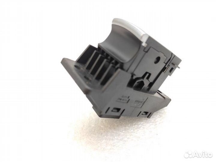 Кнопка стояночного тормоза Nissan Qashqai J11 1.2