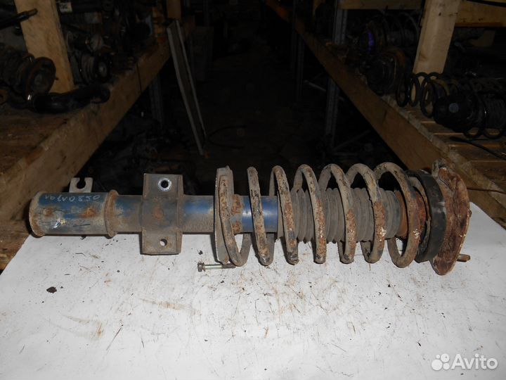 Передняя стойка Volvo 850 Вольво 850 амортизатор