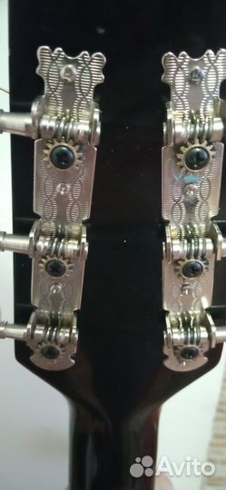 Акустическая гитара