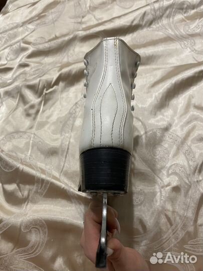 Коньки фигурные Nina