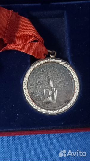 Медаль настольная Банк зенит 10 лет «Знак почета»