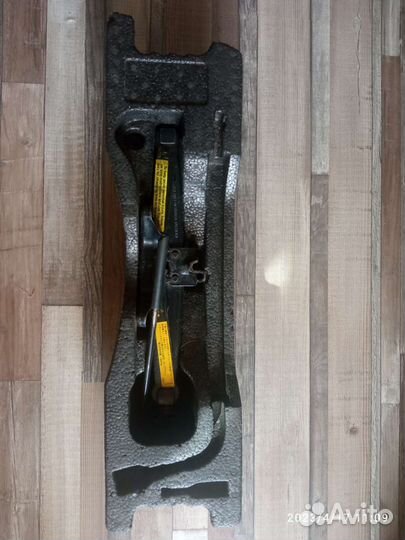 Домкрат Toyota cavalier