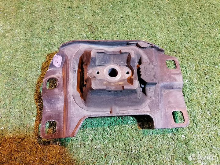 Опора двигателя (подушка двс) левая 4N517M121 Volv