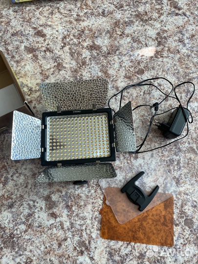 Видеосвет yongnuo yn160 iii