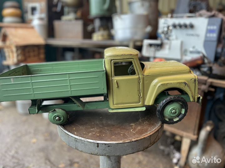 Модель грузовика уралец