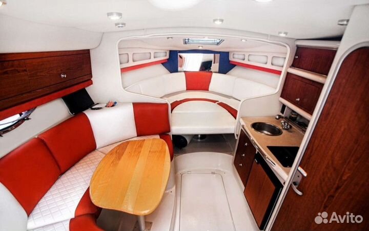 Моторная яхта