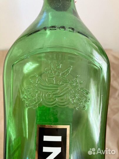 Пустая бутылка Martini