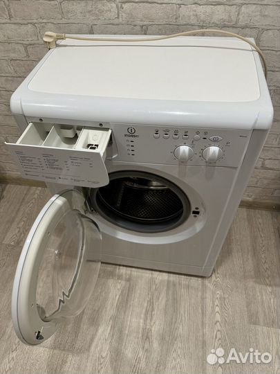 Стиральная машина Indesit wisl62