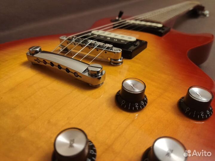 Электрогитара Epiphone Les Paul + аксессуары