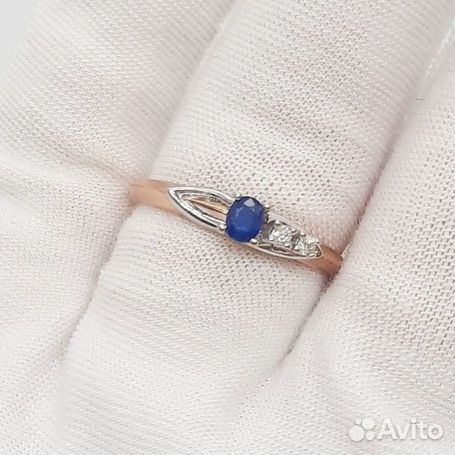 Золотое кольцо с камнем 19,5р
