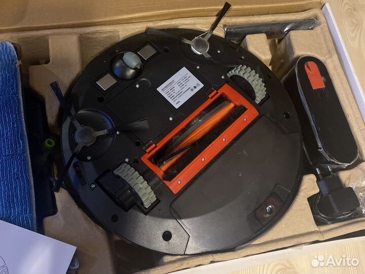 Робот пылесос Robot Т700