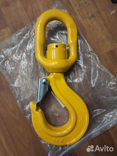 Крюк на 8т с вертлюгом на шарикоподшипнике