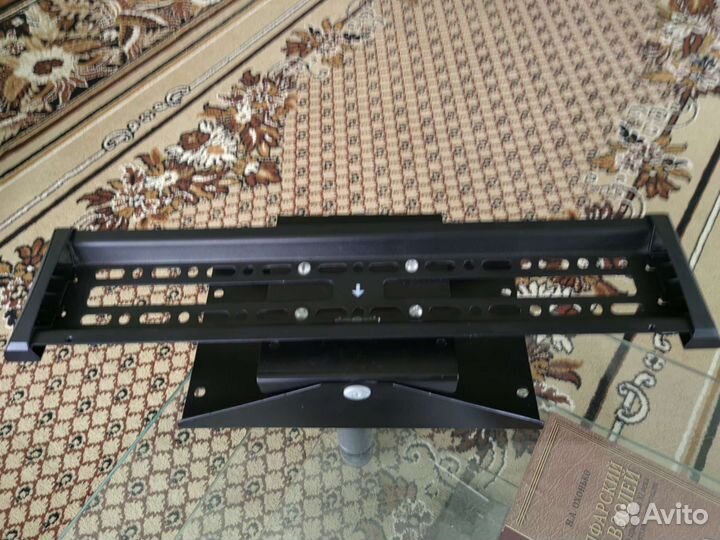 Кранштейн поворотный настенный для телевизора