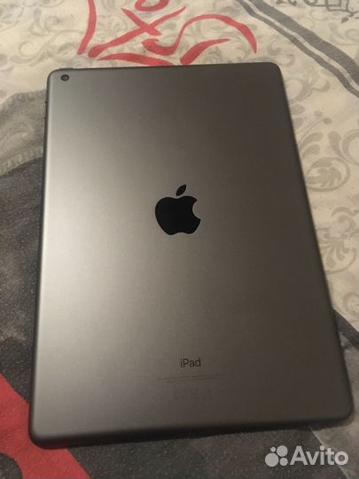 iPad 10.2
