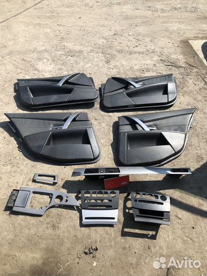 BMW E60 дверные карты и вставки