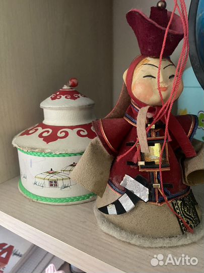 Юрта-шкатулка и фигурка