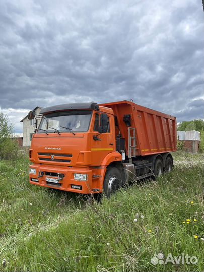Водитель самосвала камаз