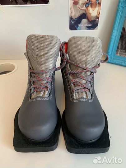 Лыжные ботинки