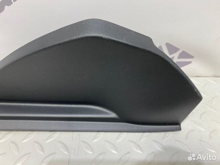 Накладка торпедо передняя правая Mercedes Gls 350