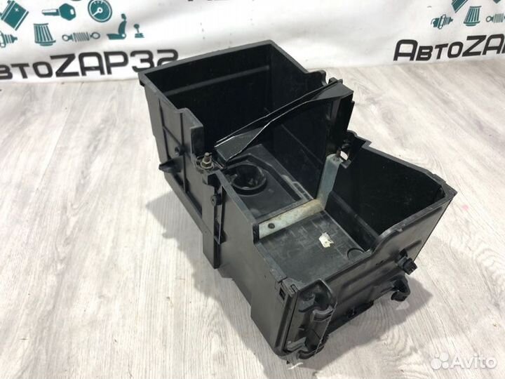 Корпус акб Ford Focus седан qqdb 2007