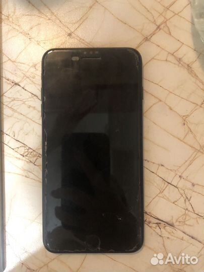 iPhone 8, 64 ГБ
