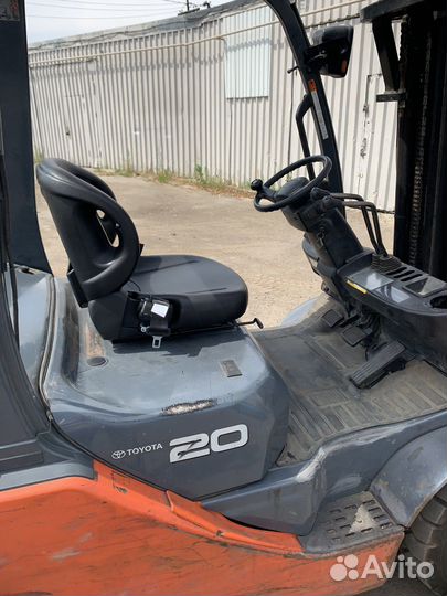 Вилочный погрузчик Toyota 62-8FD20, 2008