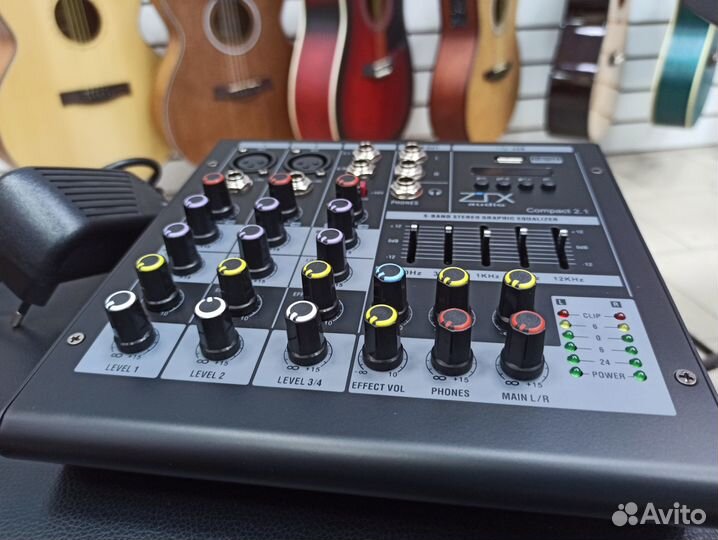 Микшерный пульт