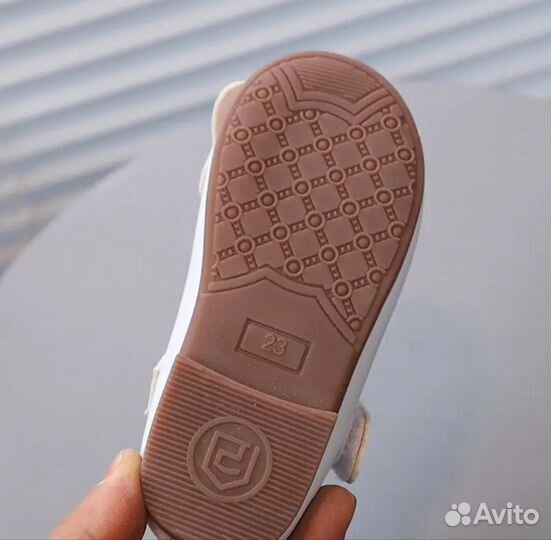 Туфли нарядные белые 30