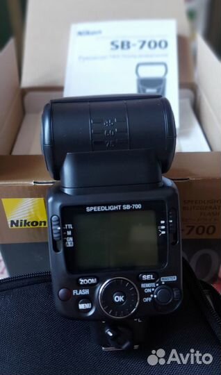 Вспышка Nikon SB-700