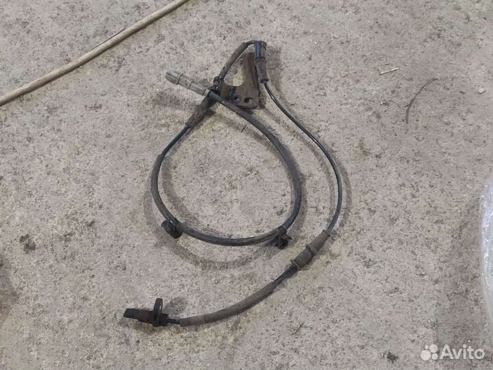 Датчик абс Hyundai Solaris 2 левое Lh