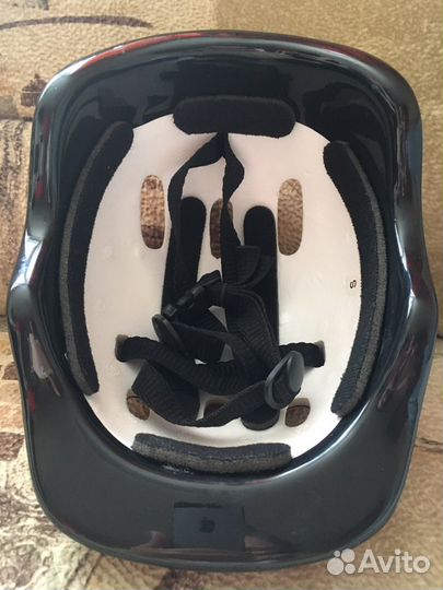 Шлем защитный для роликов