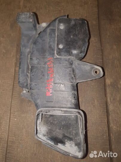 Воздухозаборник Mitsubishi Diamante F13A