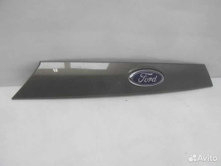 Накладка крышки багажника Ford Mondeo